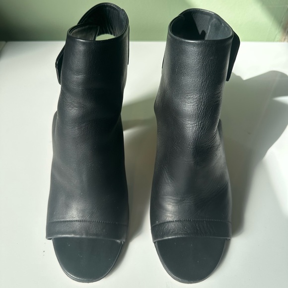 Vince "Faye" Leather Bootie - Picture 5 of 6